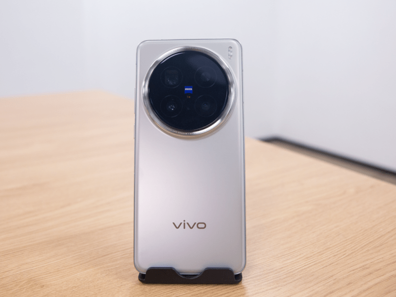The Vivo X200 Pro is an ideal option for photography enthusiasts.